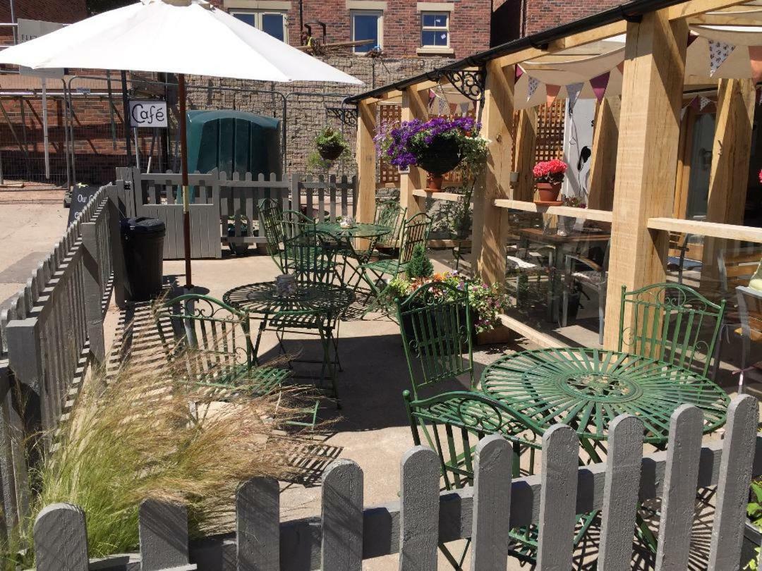 The Spotted Cow Hotel Belper Bagian luar foto